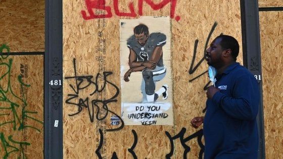 Nfl: Netflix racconta l'adolescenza di Kaepernick, il quarterback leader dell'antirazzismo 