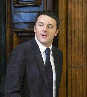 Renzi esclude manovra correttiva. E attacca: "Noi pi&ugrave; forti dei pagliacci"