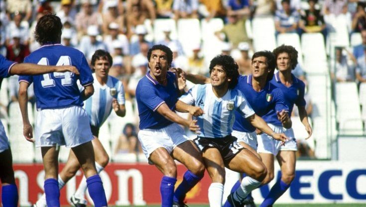 Maradona e quel palleggio che riscrive la Storia