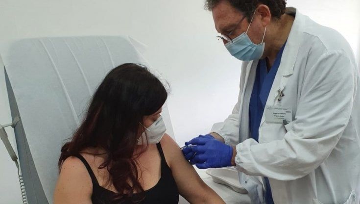 "Io, volontaria per il vaccino ReiThera: all'inizio qualche timore, ora spero solo di non aver avuto il placebo"