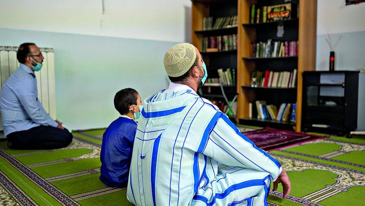 "Uniti solo via Internet". Il Ramadan solitario dei musulmani d'Italia