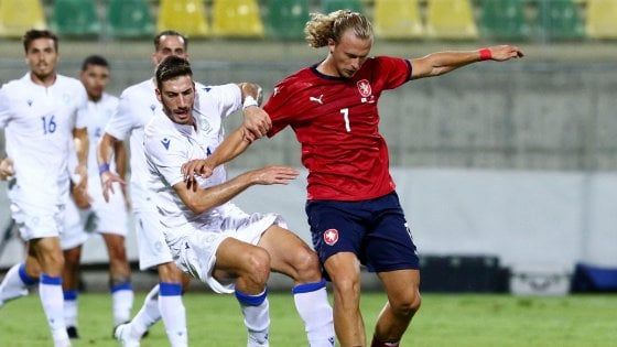 Serie A, coronavirus: positivi Barak del Verona, un membro dell'Udinese e due nell'U18 della Roma