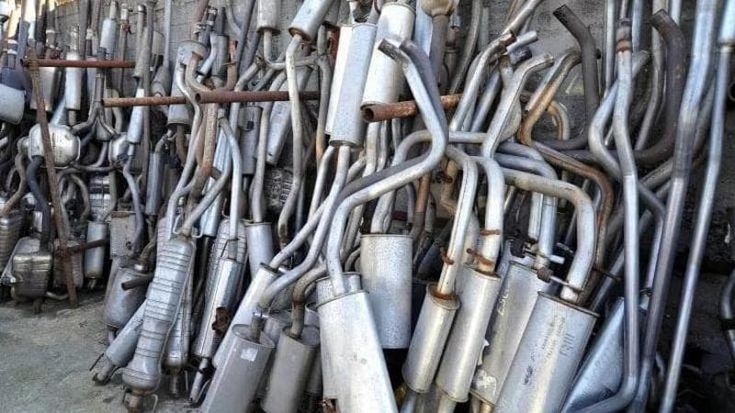 Caccia all’oro delle marmitte impennata di furti in città