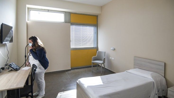 L'esclusione, la solitudine e poi la gioia che esplode. Diventare genitori ai tempi del Covid
