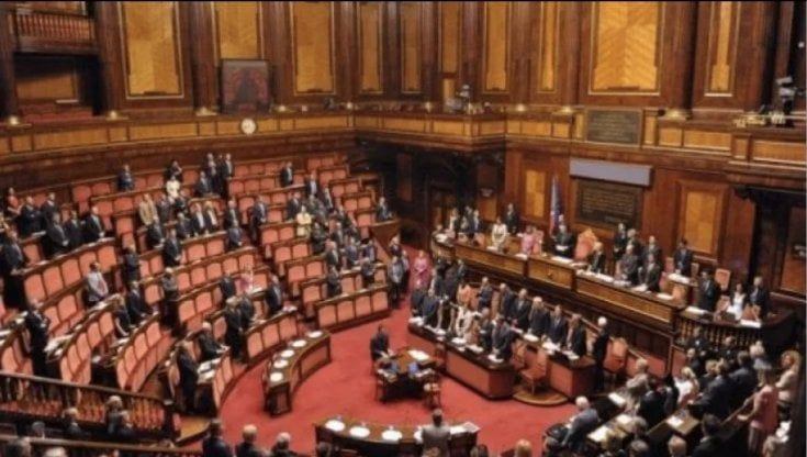 Spettacolo, più tutele per i lavoratori: al Senato il primo via libera all'indennità di discontinuità