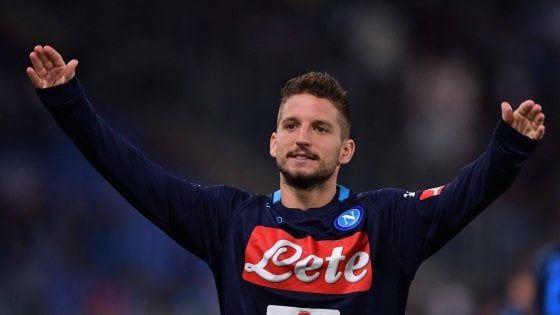 Napoli, febbre scudetto. Mertens fa il fenomeno e spaventa la Juventus 