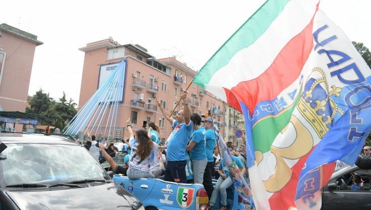 Festa Scudetto a Napoli, vertice in Prefettura : si replica il blocco la sera di mercoledì o giovedì, ma la metro chiude a mezzanotte 