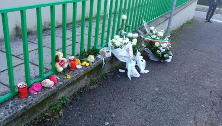 Bambino morto all’asilo a Bibbiena, indagate quattro maestre e la responsabile della struttura