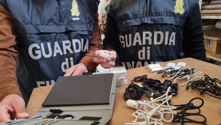 Maxi sequestro della Finanza a Torino sul falso made in Italy