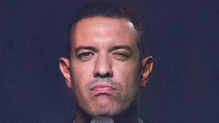 Lo stand-up comedian Francesco De Carlo ospite al Tonight show di Jimmy Fallon: “Nun ce se crede”