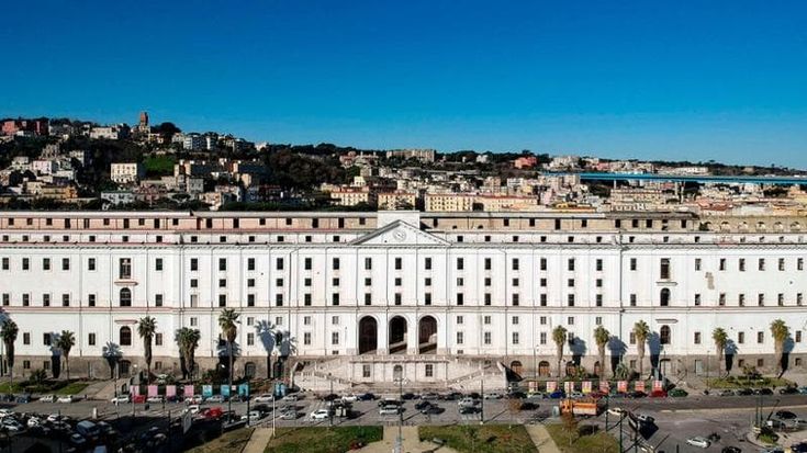 Padre Zanotelli dona al Comune 83 mila euro “A Palazzo Fuga un centro per i clochard”