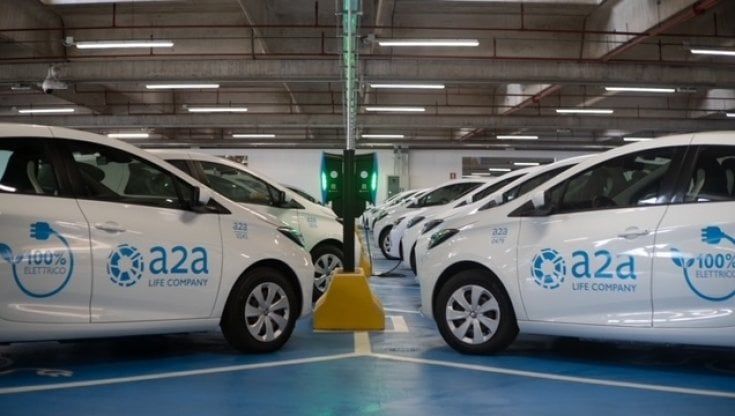 Mobilità sostenibile, A2a presenta la nuova flotta di veicoli elettrici