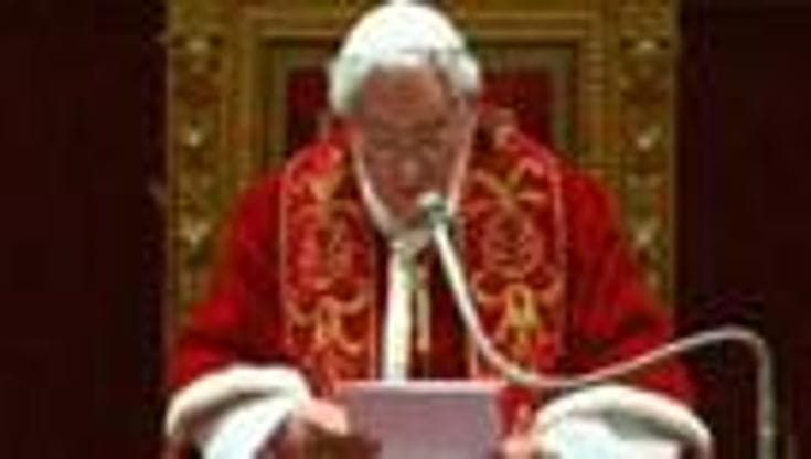 Papa: "Prometto fin d'ora obbedienza al mio successore"