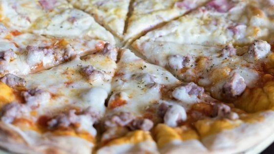 A Chicago tutti pazzi per la pizza con la salsiccia italiana