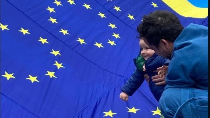 Le fotografie dalla piazza per l'Europa