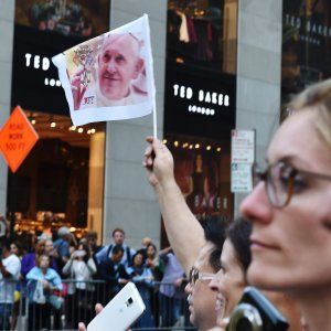 Joseph Nye: “Il soft power di Bergoglio ha rinnovato la Chiesa Usa” 