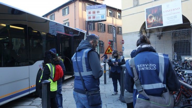 Firenze, Green Pass su bus e tram: su 8mila controllati  il 9% è senza certificato