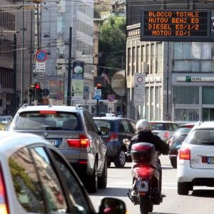 Milano, strade chiuse in centro e zona Fiera per il vertice mondiale. "Lasciate le auto"