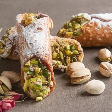 La Sicilia si leva la mascherina e offre cannoli ai bergamaschi