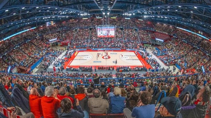 Basket, cresce il pubblico della serie A. Presenze e incassi, guidano Milano e Bologna