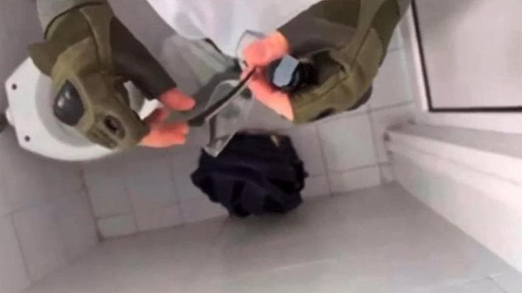Prof accoltellata a Roma, in rete il video shock: “Istigato dai suprematisti”