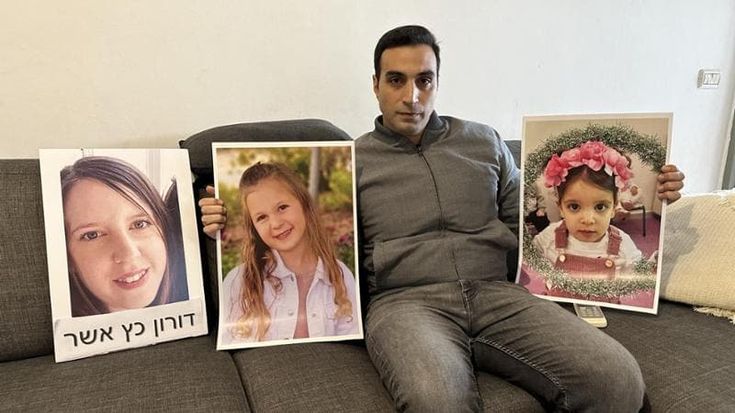 Israele, la disperazione di Yoni: “Se potessi, abbraccerei i figli di chi ha rapito la mia famiglia”