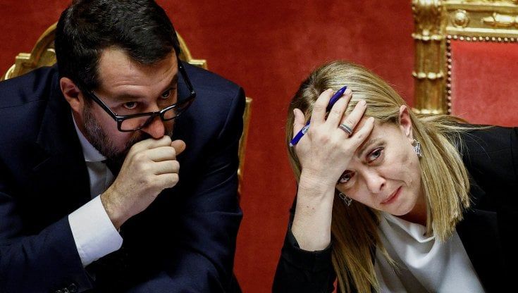 Salvini: "Stop al reddito di cittadinanza per finanziare Quota 102". E attacca le sanzioni alla Russia