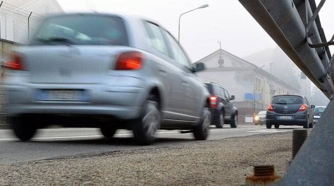 Smog, slitta a gennaio 2021 il blocco dei mezzi diesel euro 4 