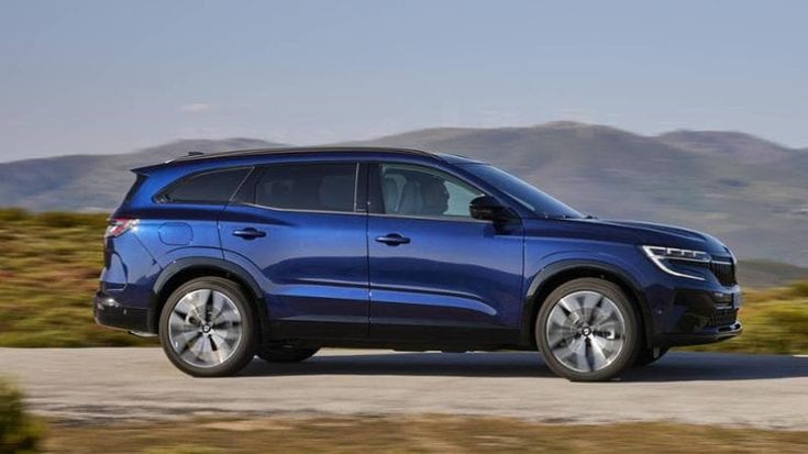 Generazione Espace, la monovolume Renault che ha fatto storia. Ecco come è cambiata