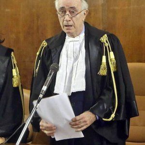 In Piemonte disputa su toga e bavaglino, nel mirino giudici e avvocati
