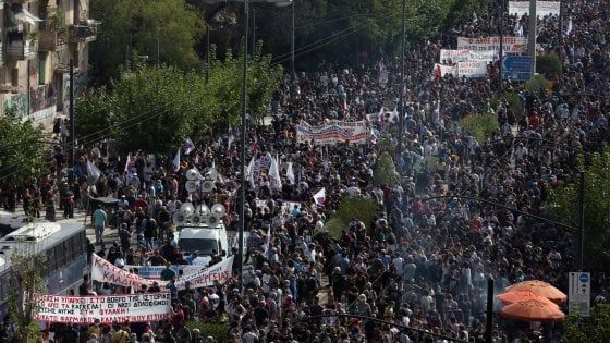 Grecia, condannati gli estremisti di destra di Alba Dorata: "Il partito era una banda criminale"