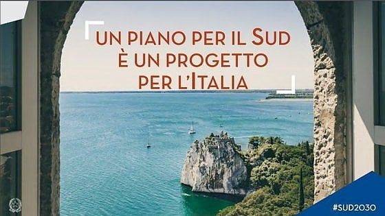 Gaffe del governo: nel manifesto del piano per il Sud c'è il castello di Duino (in Friuli-Venezia Giulia)