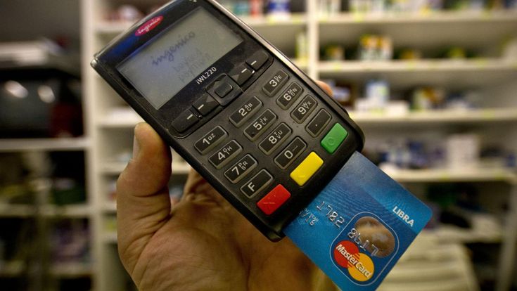 Superbonus per chi usa il bancomat.  Tasse triplicate sulle auto aziendali