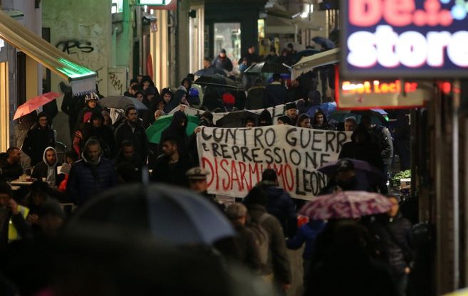 Genova, presidio e corteo anarchico a Sestri Ponente