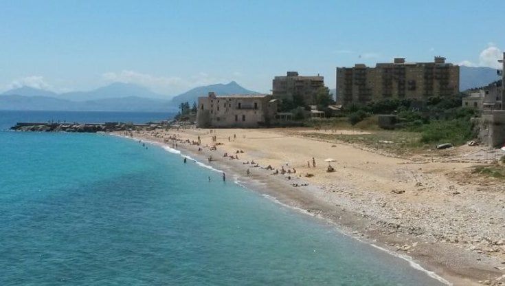 Contagi Covid in aumento, chiesta la disinfezione all'Arenella e a Vergine Maria