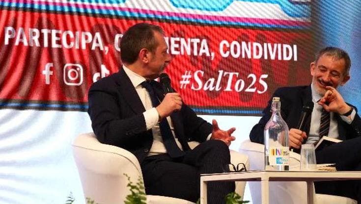 Salone del Libro, Delmastro: "Qualcuno sta provando a spedirmi in carcere". Poi evita la domanda su Pozzolo