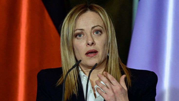 Meloni: "No dimissioni". E attacca ancora i dem. Il Pd: “Attizza l’incendio”