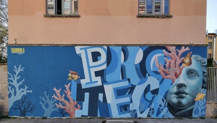 Street art, a Milano un nuovo murales mangia-smog: "Il corallo come invito a proteggere l'habitat marino"