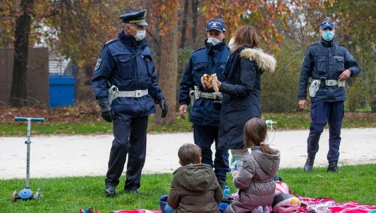 Coronavirus, il sindaco Sala: "Milano è attenta ma la battaglia col virus durerà fino all'estate"