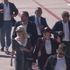 Ultima festa a Villa Certosa per ricordare Berlusconi: l'arrivo degli ospiti da Fascina a Dell'Utri