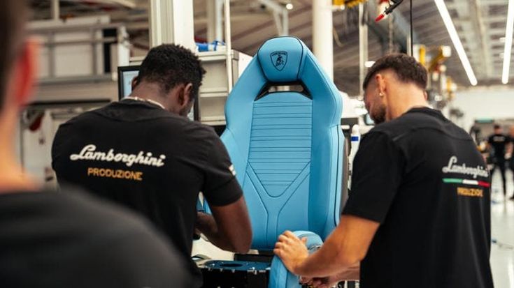 La Lamborghini assume. E vuole espandersi ancora per 100mila mq a Sant’Agata