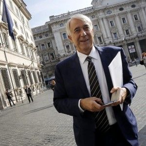 Pisapia: "Difendo i diritti ma ai sindacati dico: non potete perdere la fiducia della gente"
