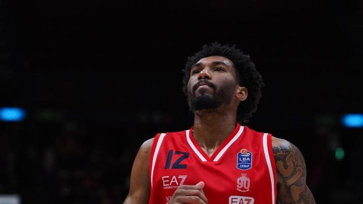 Basket, l’Olimpia batte Udine con la tripla di Armoni Brooks al fotofinish