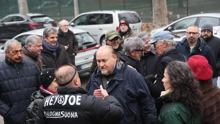 I funerali del comico Luciano Manzalini: “Per fortuna ti abbiamo avuto”
