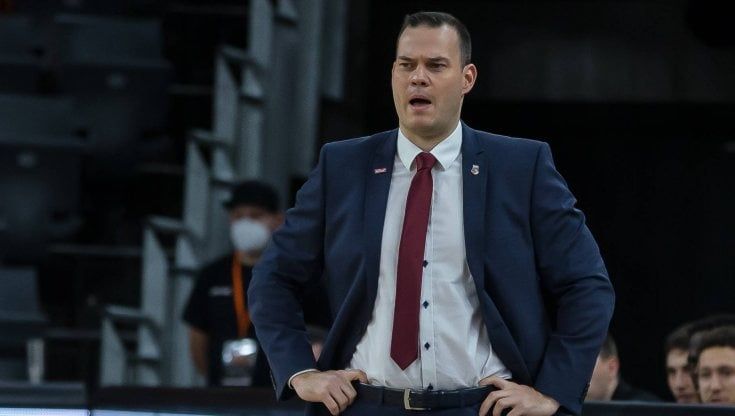 Basket: insulti ai giocatori, Varese esonera il tecnico Roijakkers
