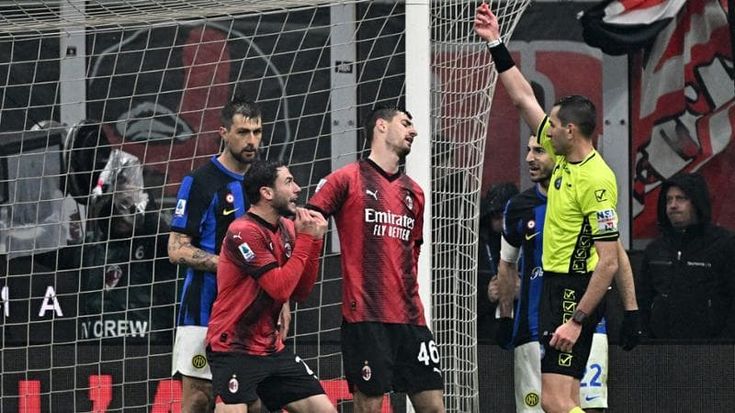 Rissa nel derby, Calabria squalificato due giornate. Theo Hernandez e Dumfries fermati per un turno
