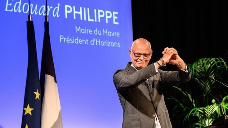 Francia, ancora stallo per il governo. E già si pensa alle presidenziali: l’ex premier Édouard Philippe si candida all’Eliseo