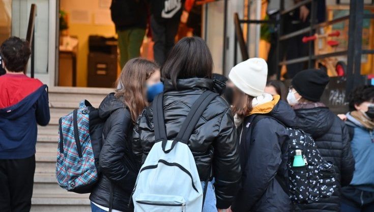 Covid e scuola, crollo dei contagi a Parma: dimezzato il numero delle quarantene