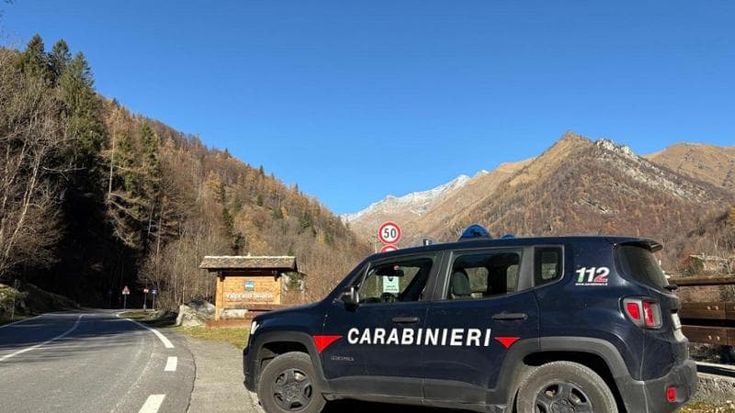 “Pronto? La sua auto usata per un furto in gioielleria”: sventata la truffa all’anziano, due arresti