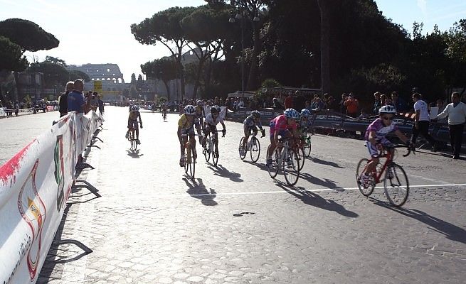 Ciclismo, Granfondo Campagnolo e Minifondo Baby un binomio vincente
